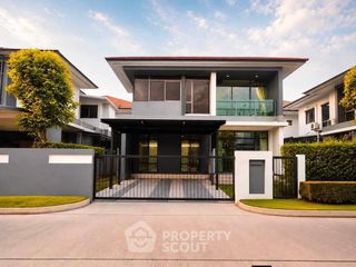 For rent 4 bedrooms house in Bang Kapi, Bangkok