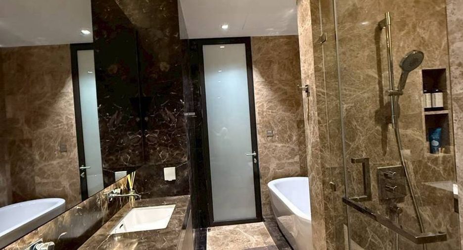 For rent 2 bedrooms condo in Pathum Wan, Bangkok