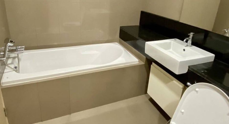 For rent 2 bedrooms condo in Khlong Toei, Bangkok