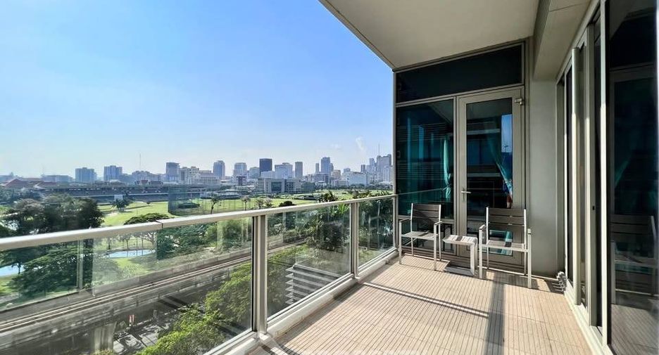For rent 2 bedrooms condo in Pathum Wan, Bangkok