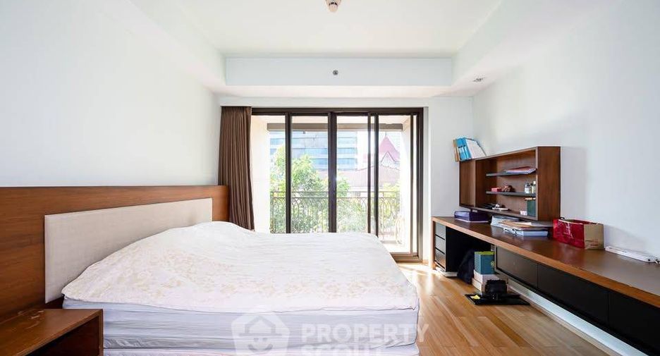 For rent 2 bedrooms condo in Pathum Wan, Bangkok