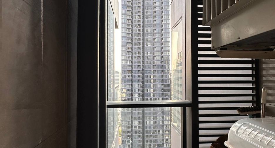 À louer 2 chambres condo à Huai Khwang, Bangkok