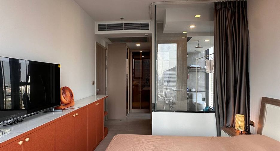À louer 2 chambres condo à Huai Khwang, Bangkok