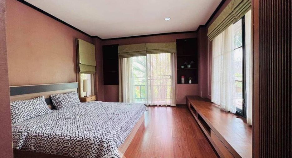 For rent 4 bedrooms villa in Bang Lamung, Chonburi