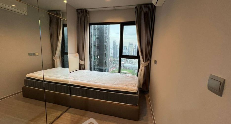 For rent 2 bedrooms condo in Huai Khwang, Bangkok
