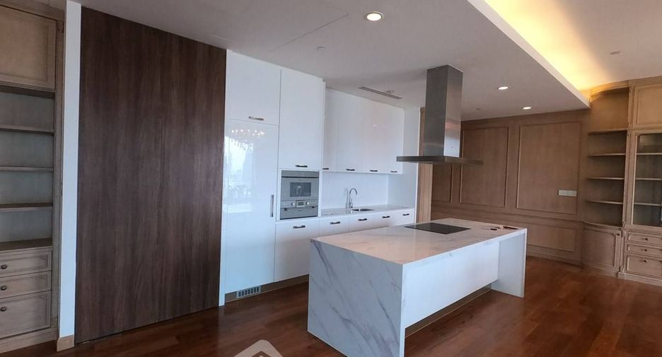 Wohnung zur Miete mit 4 Zimmer in Pathum Wan, Bangkok
