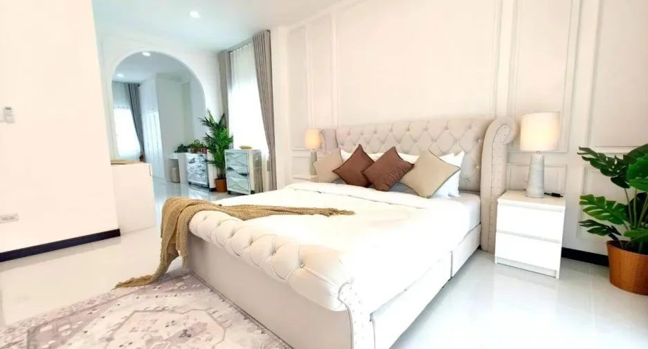 À louer et à vendre 4 chambres maison à East Pattaya, Pattaya