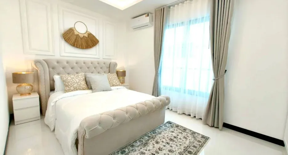 À louer et à vendre 4 chambres maison à East Pattaya, Pattaya