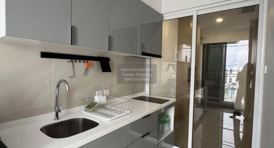 For rent 2 bedrooms condo in Bang Rak, Bangkok