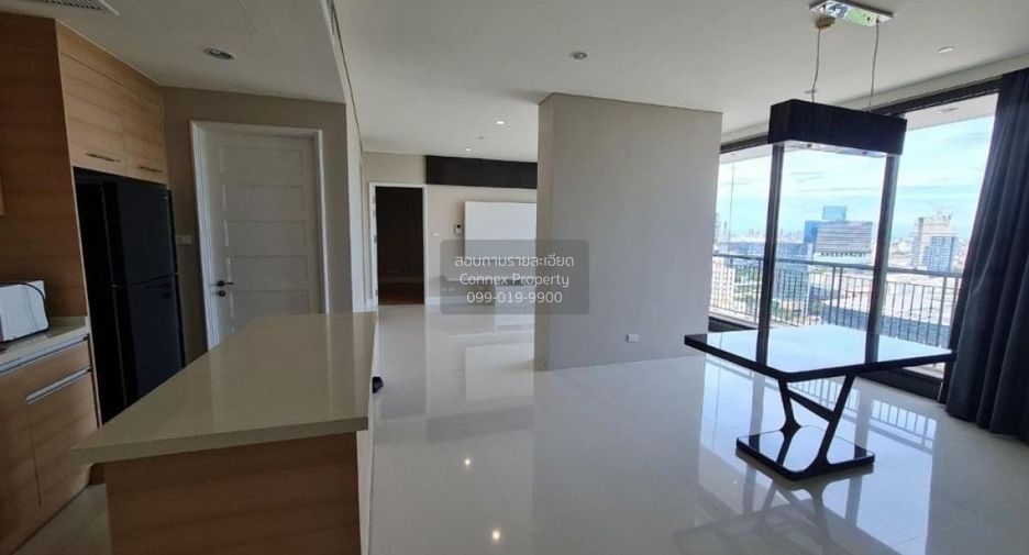 For rent 3 bedrooms condo in Khlong Toei, Bangkok