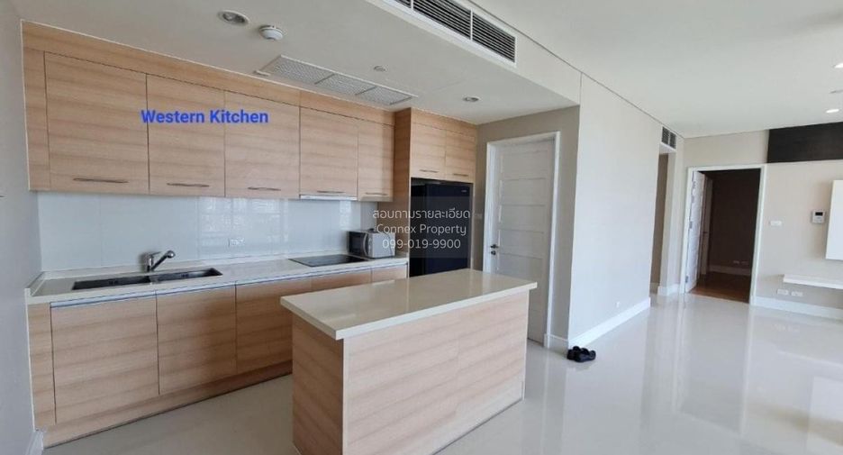 For rent 3 bedrooms condo in Khlong Toei, Bangkok