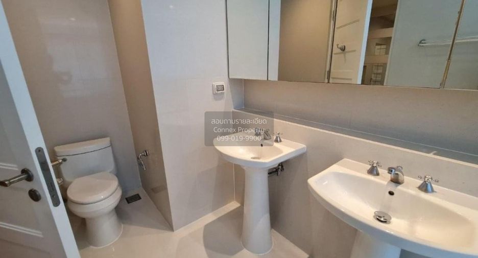 For rent 3 bedrooms condo in Khlong Toei, Bangkok