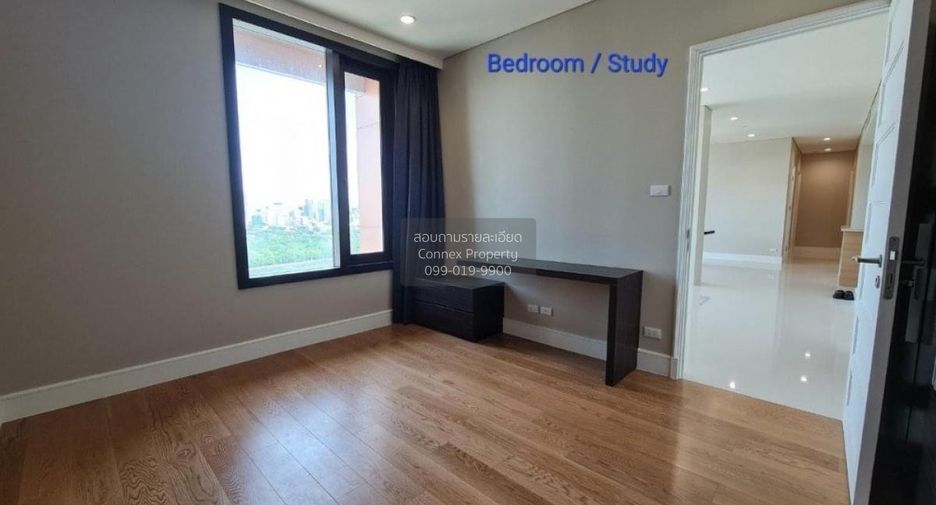 For rent 3 bedrooms condo in Khlong Toei, Bangkok