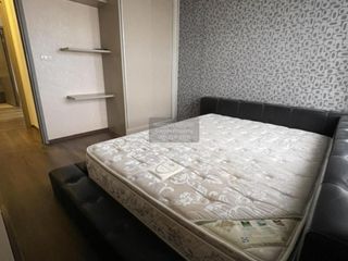 For rent 3 ベッドルーム condo in Khlong San, Bangkok