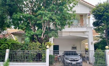 À louer 3 chambres maison à Lat Krabang, Bangkok