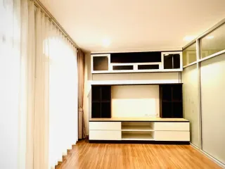À louer 4 chambres maison à Bang Na, Bangkok
