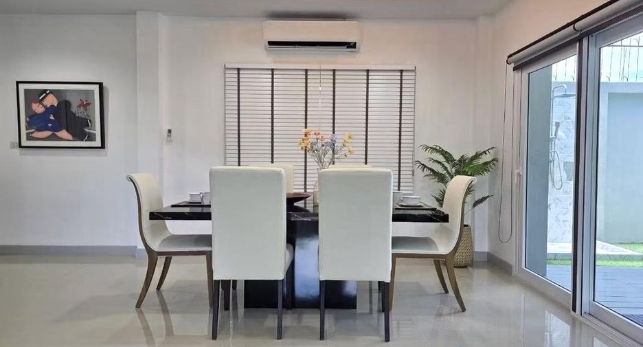 Casa en alquiler de 3 habitaciones en Bang Lamung, Chonburi