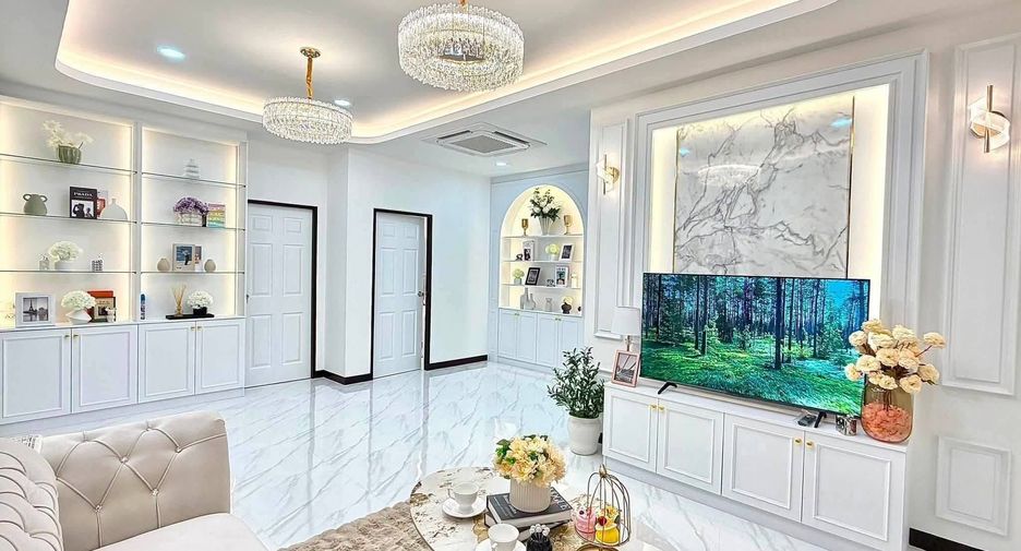 For sale 3 bedrooms villa in Bang Lamung, Chonburi