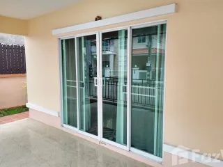 For rent 3 bedrooms house in Saraphi, Chiang Mai