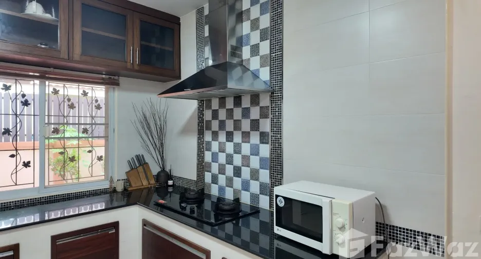For rent 3 bedrooms house in Saraphi, Chiang Mai