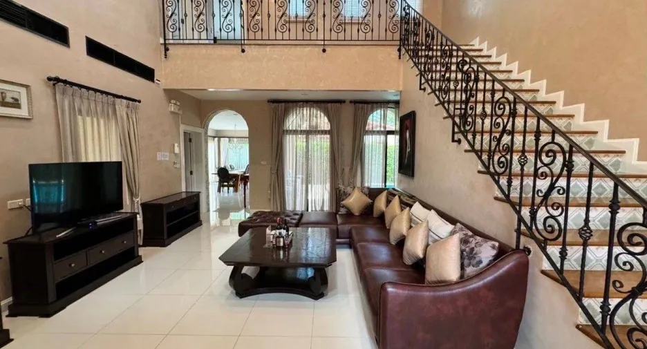 À vendre 3 chambres villa à Huay Yai, Pattaya