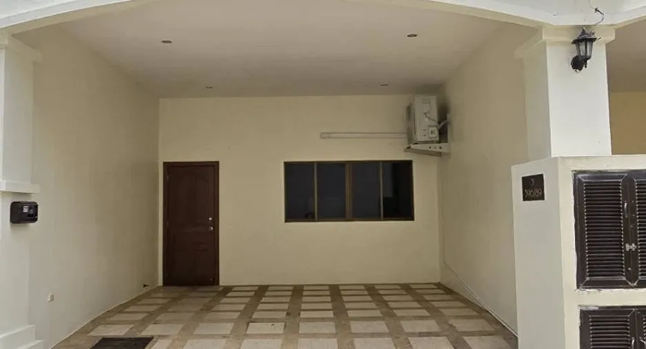 Reihenhaus zur Miete mit 4 Zimmer in Bang Lamung, Chonburi
