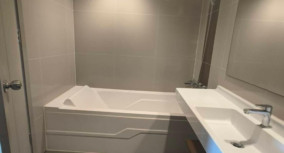 For sale 2 bedrooms condo in Phra Khanong, Bangkok