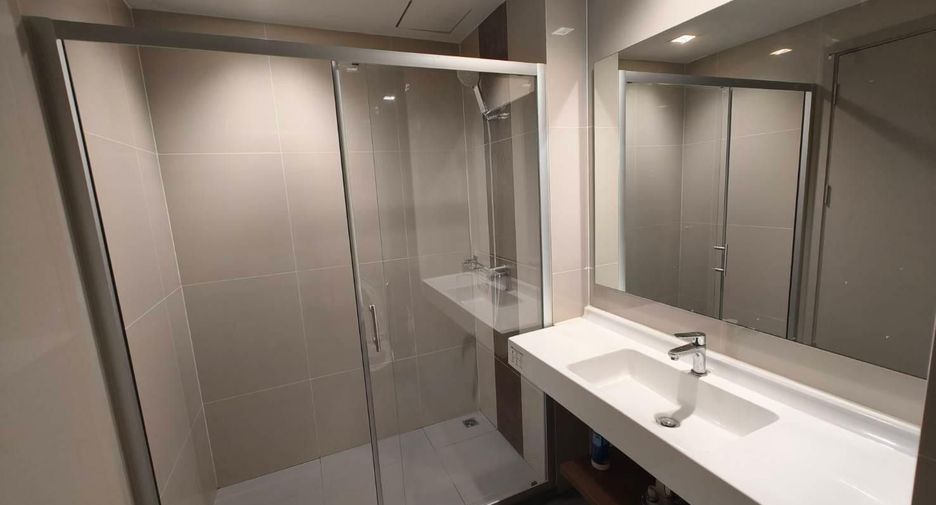 For sale 2 bedrooms condo in Phra Khanong, Bangkok