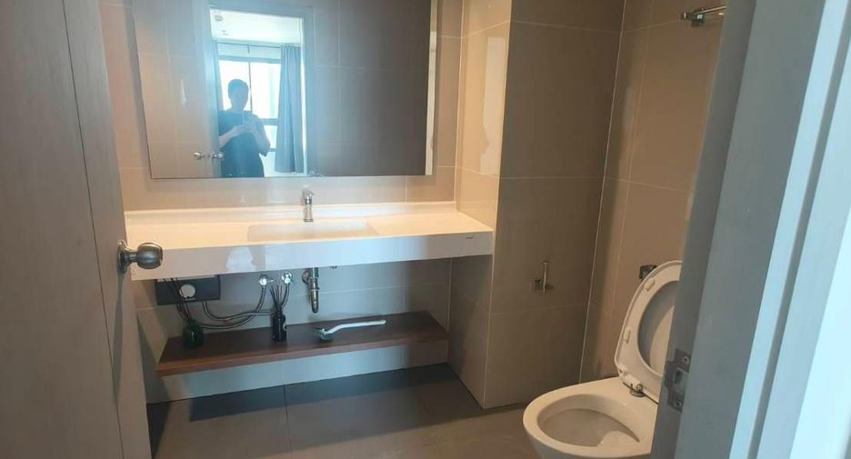 For sale 2 bedrooms condo in Phra Khanong, Bangkok