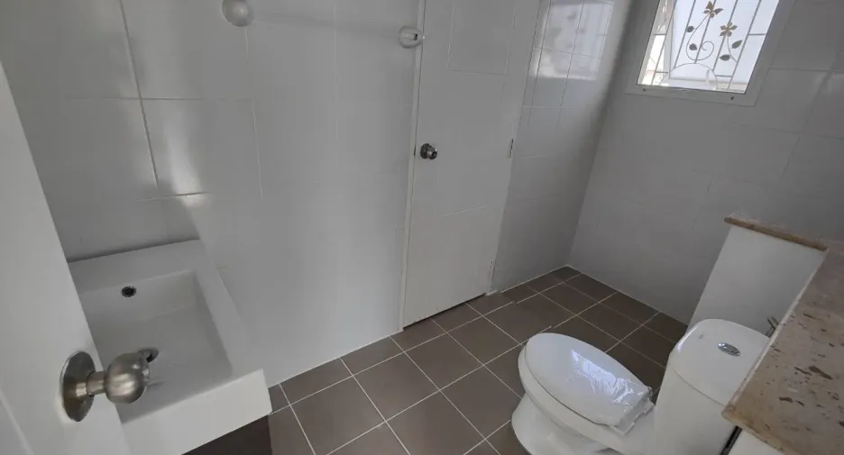 Casa en alquiler de 3 habitaciones en Mueang Samut Sakhon, Samut Sakhon