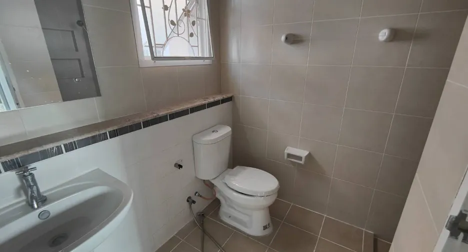 Casa en alquiler de 3 habitaciones en Mueang Samut Sakhon, Samut Sakhon
