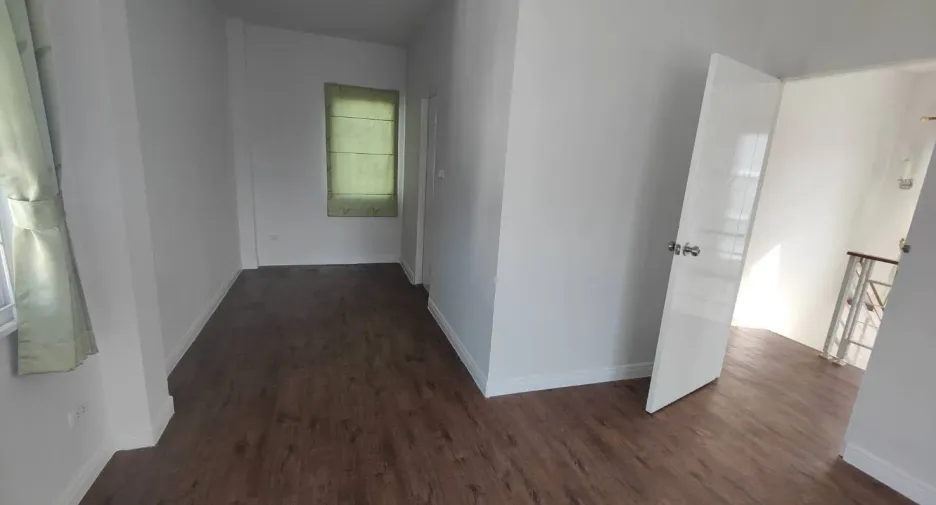 Casa en alquiler de 3 habitaciones en Mueang Samut Sakhon, Samut Sakhon