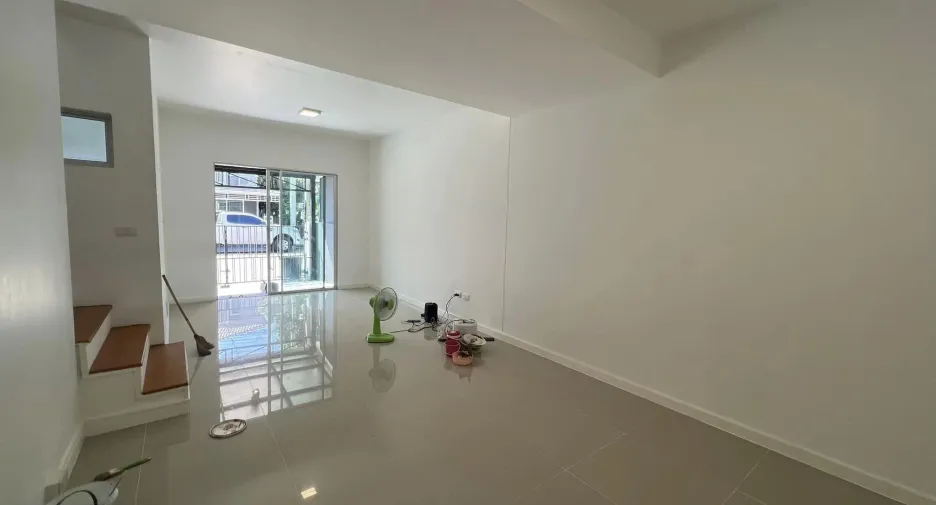 Reihenhaus zur Miete mit 3 Zimmer in Phutthamonthon, Nakhon Pathom