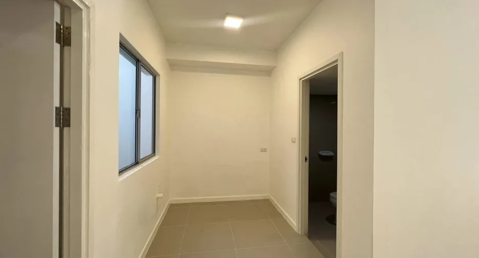 Reihenhaus zur Miete mit 3 Zimmer in Phutthamonthon, Nakhon Pathom