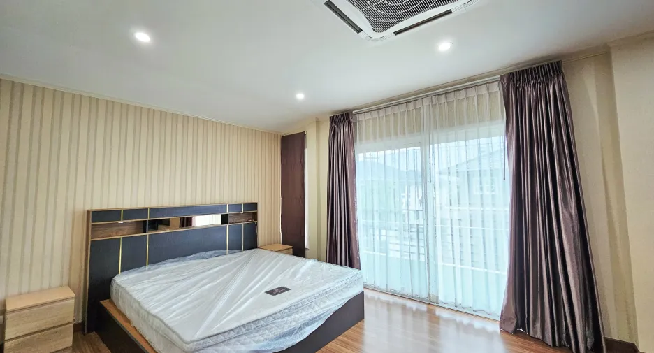 Haus zur Miete mit 4 Zimmer in Mueang Chiang Rai, Chiang Rai