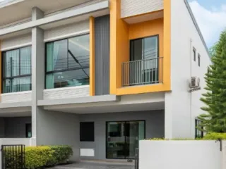 Продажа 4 спальни таунхаус в Mueang Chachoengsao, Чаченгсау