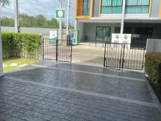 Продажа 4 спальни таунхаус в Mueang Chachoengsao, Чаченгсау