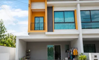 Продажа 4 спальни таунхаус в Mueang Chachoengsao, Чаченгсау