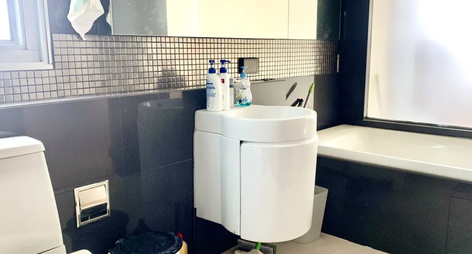 For sale 2 ベッドルーム condo in Phra Khanong, Bangkok