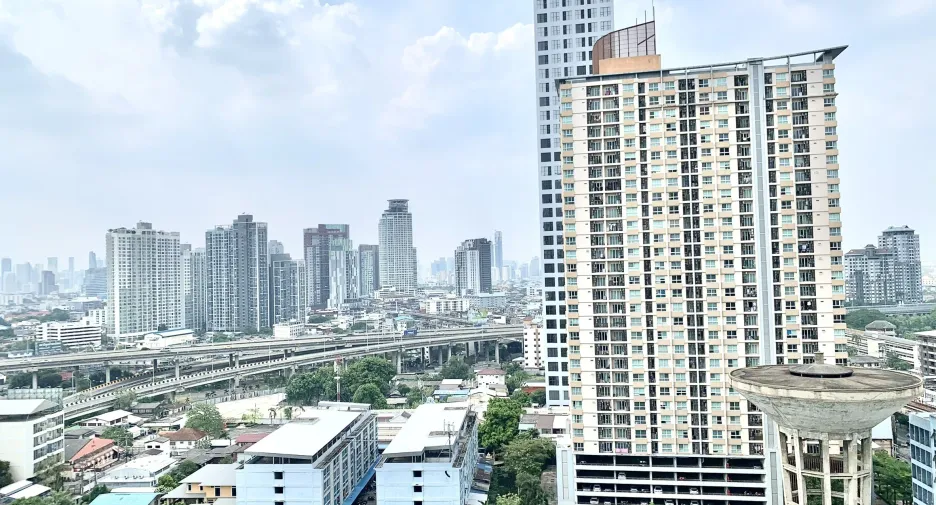 For sale 2 ベッドルーム condo in Phra Khanong, Bangkok