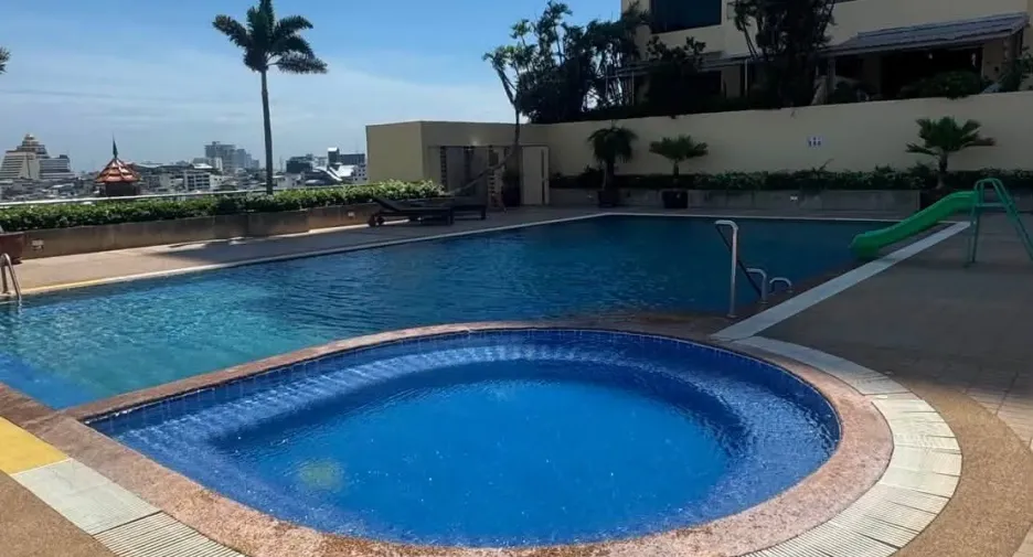 For rent 1 bed condo in Khlong San, Bangkok