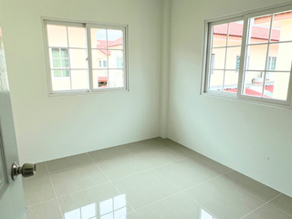 Reihenhaus zum Kauf mit 4 Zimmer in Mueang Samut Prakan, Samut Prakan