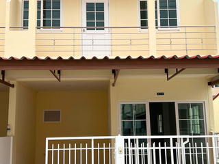 Reihenhaus zum Kauf mit 4 Zimmer in Mueang Samut Prakan, Samut Prakan