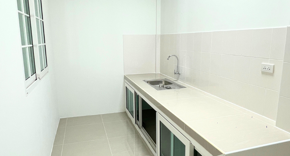 Reihenhaus zum Kauf mit 4 Zimmer in Mueang Samut Prakan, Samut Prakan