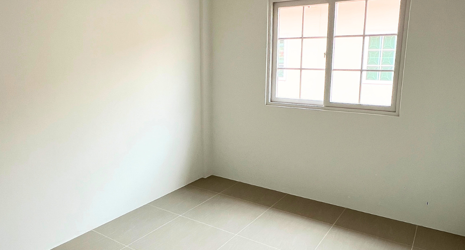 Reihenhaus zum Kauf mit 4 Zimmer in Mueang Samut Prakan, Samut Prakan