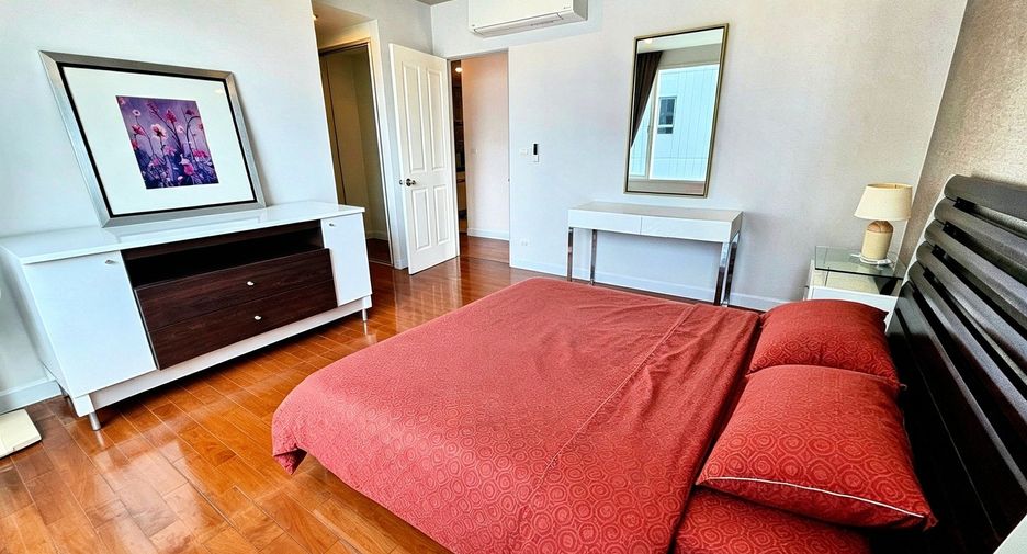 For sale and for rent 2 bedrooms condo in Watthana, Bangkok