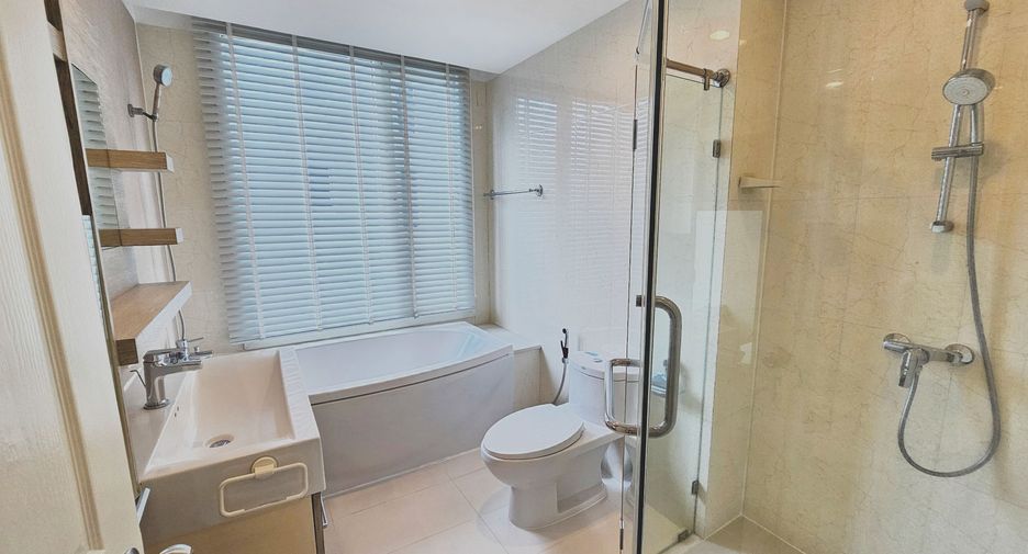 For sale and for rent 2 bedrooms condo in Watthana, Bangkok
