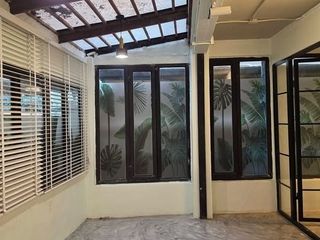 For rent 4 ベッドルーム office in Sathon, Bangkok