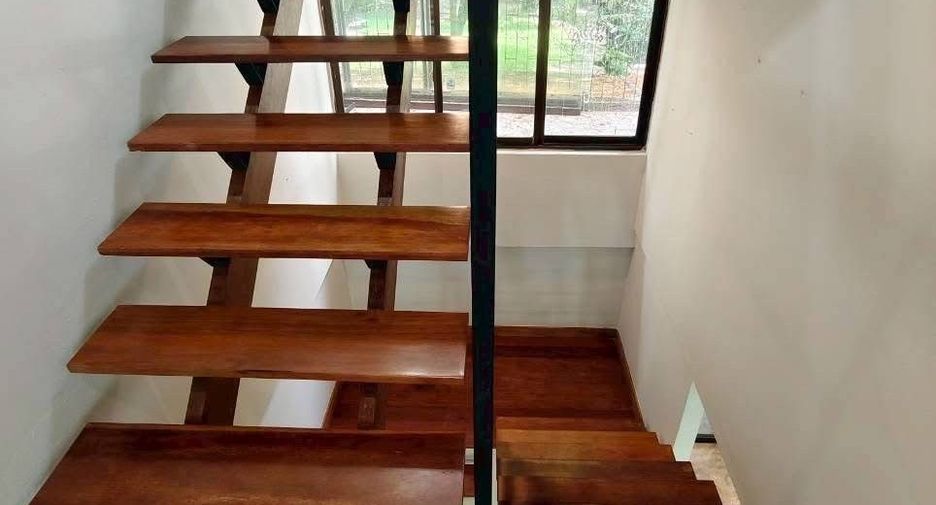 For rent 4 ベッドルーム office in Sathon, Bangkok