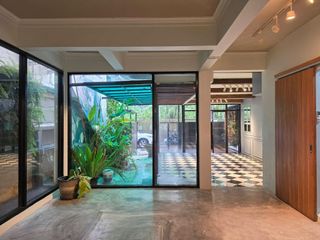 For rent 4 ベッドルーム office in Sathon, Bangkok